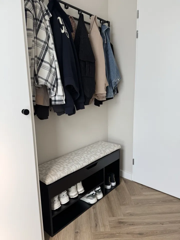 Maatkussens project: De hal maar dan leuk — Binnen